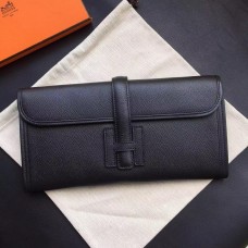 A Short Introduction to the Hermes Jige Elan Clutch