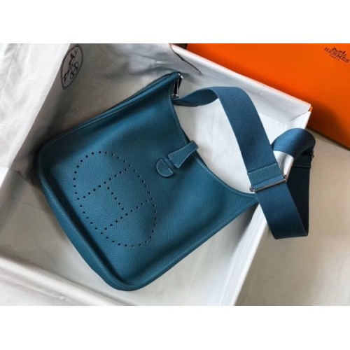 Hermès Hermes Blue Courchevel Pochette Green Waist Bag Navy blue Leather  Pony-style calfskin ref.203676 - Joli Closet