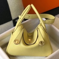 Hermes Lindy 26cm Bag In Jaune Poussin Clemence Leather Hermes Lindy 26cm Bag In Jaune Poussin Clemence Leather